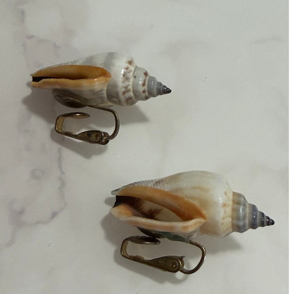 Vintage Genuine Seashell Clip-On Earrings Natural Shell Coastal Statemen